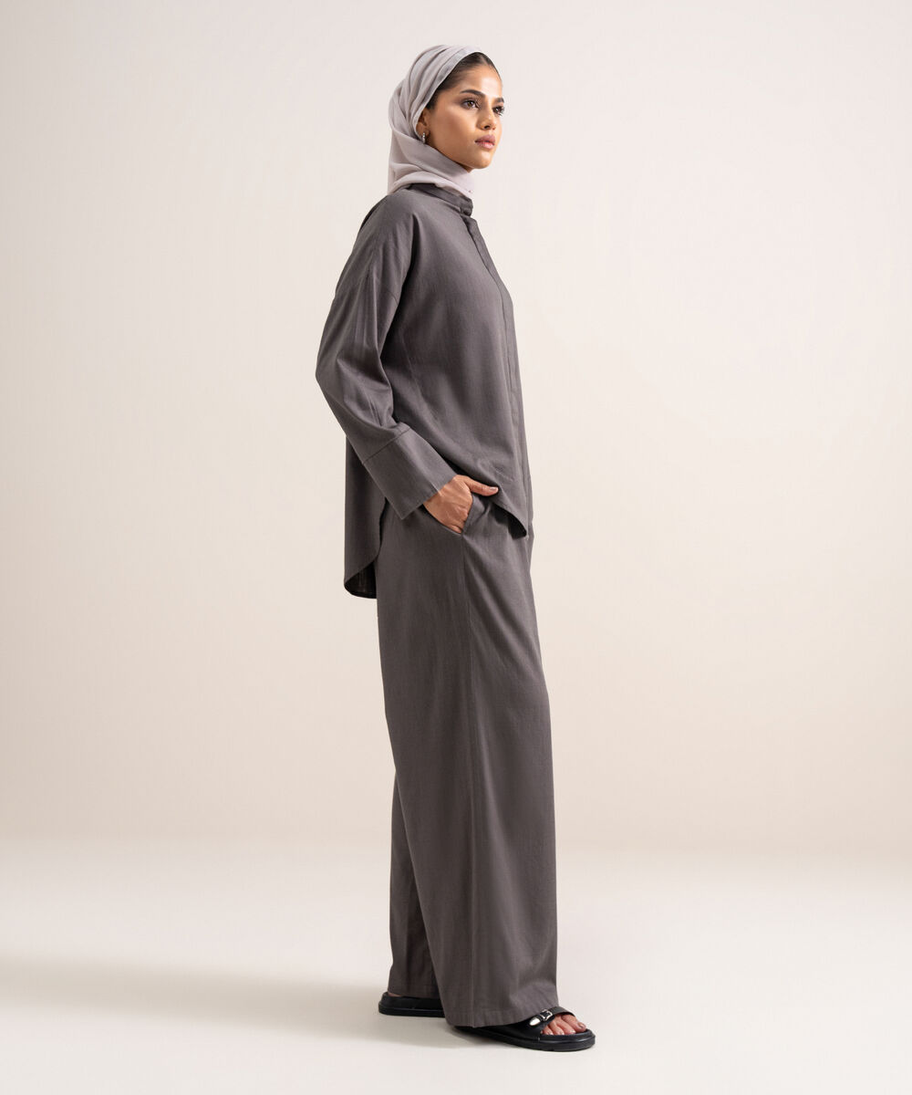Loose-Fit Pleated Pants โ Sapphire view 3